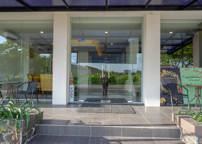 Reddoorz Plus Near Solo Baru